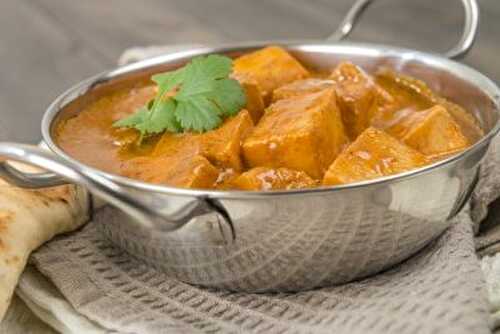 Recette : Cari de tofu à l’indienne au lait de coco et curry noir !