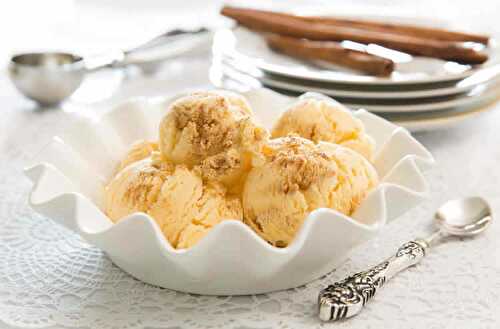 Glace à la vanille et la crème fraîche - votre dessert facile à faire.