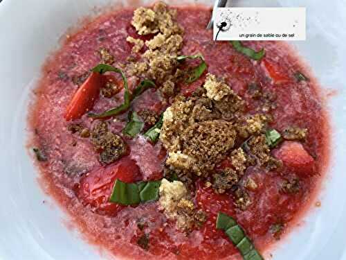 Soupe de fraises au basilic & crumble