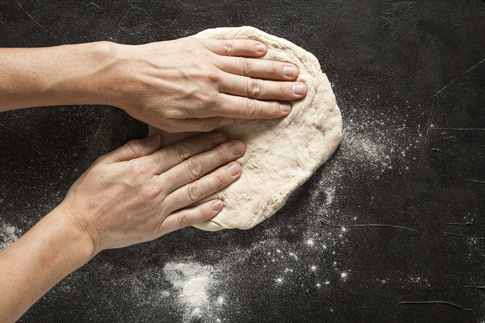 Comment faire la Pâte à Pizza Maison ? : Astuces secrètes et inratables !