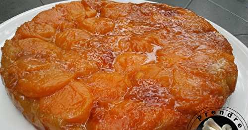 Tarte aux abricots façon tatin au caramel au beurre salé
