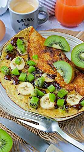 Omelette sucrée banane, kiwi et chocolat