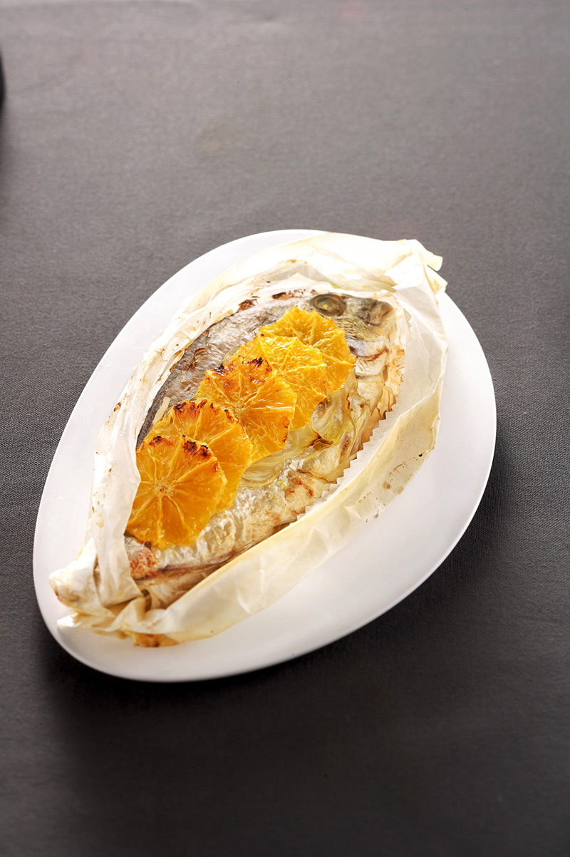 Dorade grise fenouil et orange en papillote