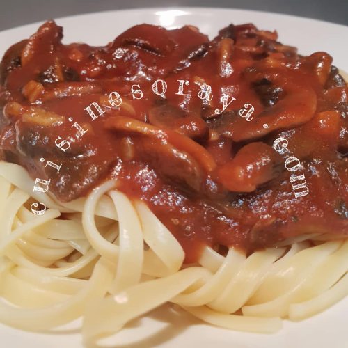 Linguine champignons à la sauce tomate express