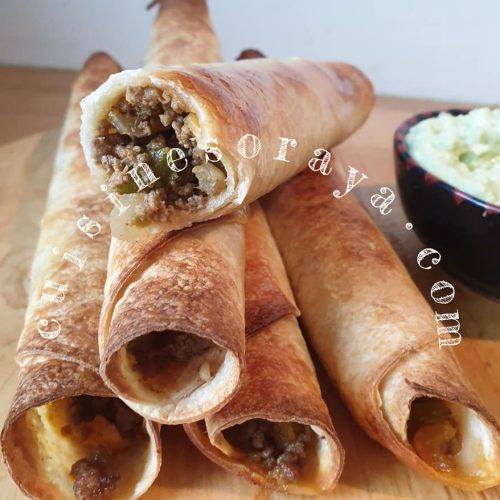 Taquitos au bœuf et sa sauce crème d’avocat