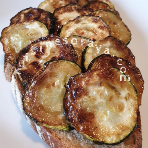 Tartine aux courgettes grillées