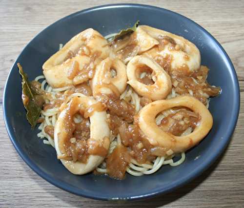 Spaghetti aux anneaux d'encornet marinés