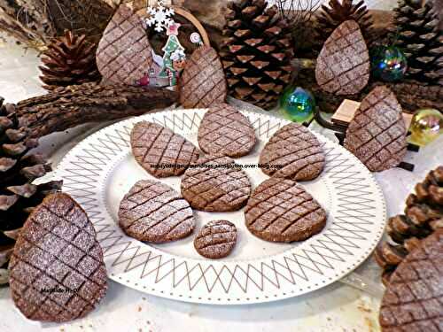 Sablés de Noël Pommes de Pin au cacao et à la cannelle d'après Cuisine et Vins de France