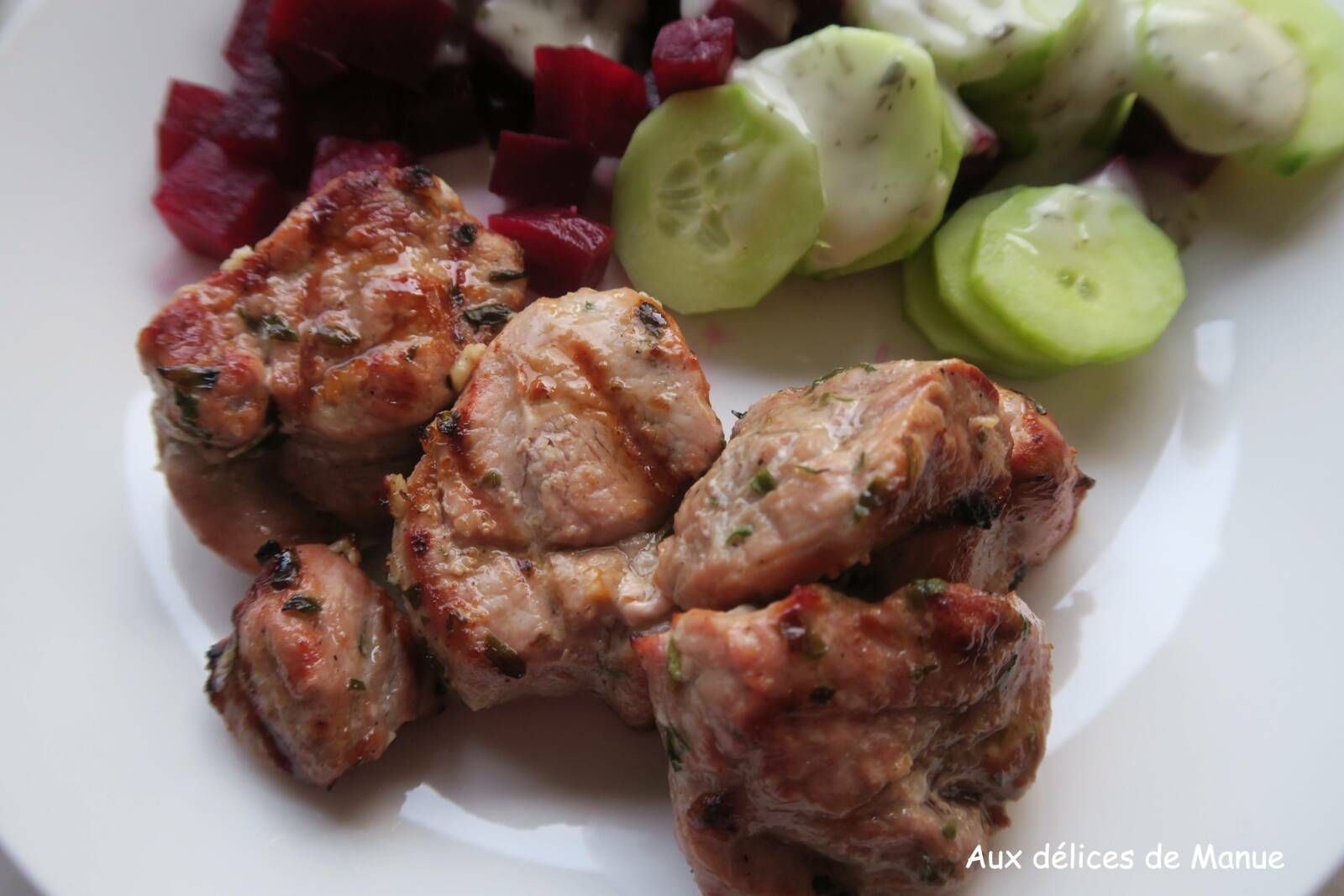 Filet mignon de porc à la marinade d'huile au citron, ail et échalote au BBQ 