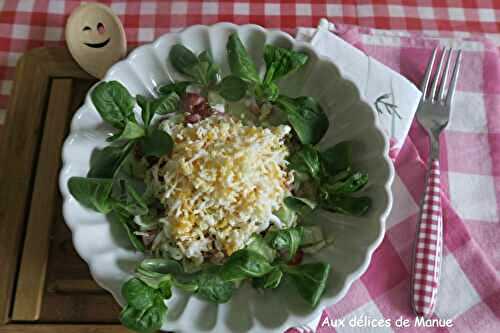 Concombre et tomates à la crème et œufs râpés