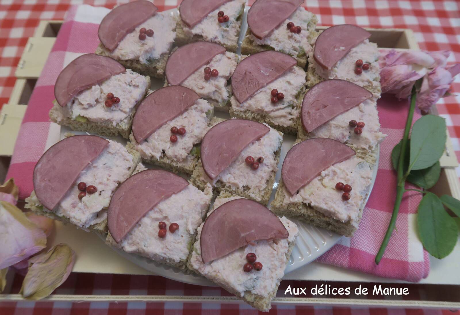 Toasts à la crème de jambon et filet mignon séché - Octobre Rose 