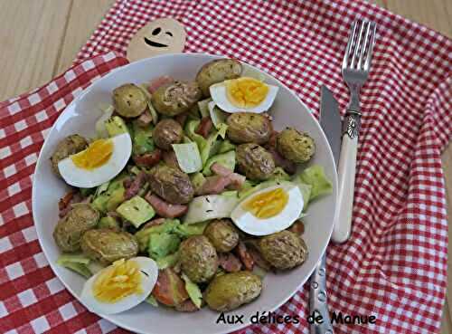 Salade de pommes de terre grenailles rôties à l'avocat et bacon 