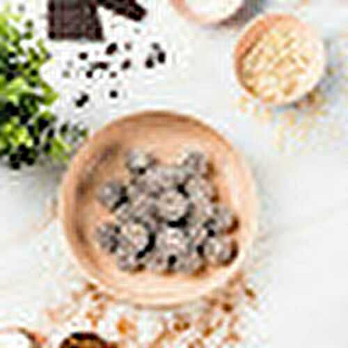 Recette Ayurvédique Energy balls à la noix de coco (encas, randonnée, sport)