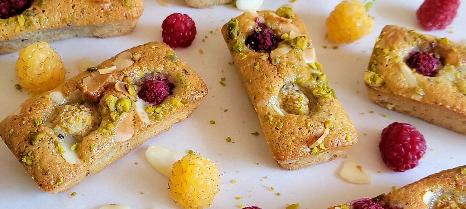 Financiers pistaches, amandes et framboises