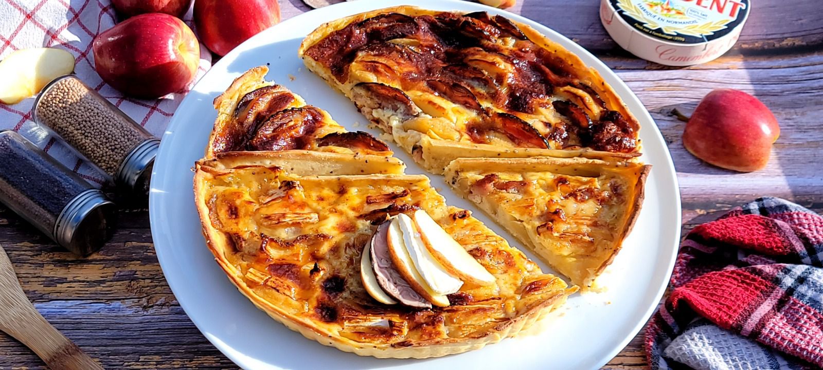 Tarte andouille/camembert et pommes au cidre en 2 versions