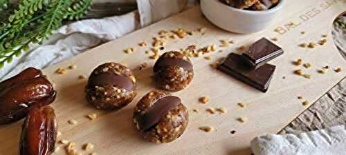 Boules de dattes aux fruits secs et chocolat noir
