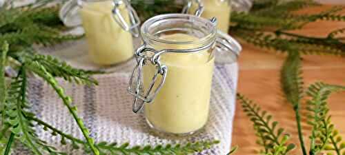 Velouté glacé de courgettes, fromage frais et curry