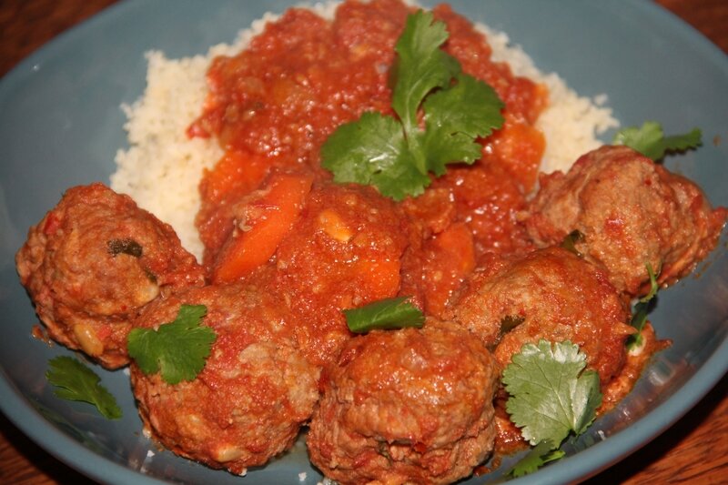 BOULETTES DE BŒUF A L'HOUMOUS ET AU CUMIN, SAUCE TOMATES CAROTTES