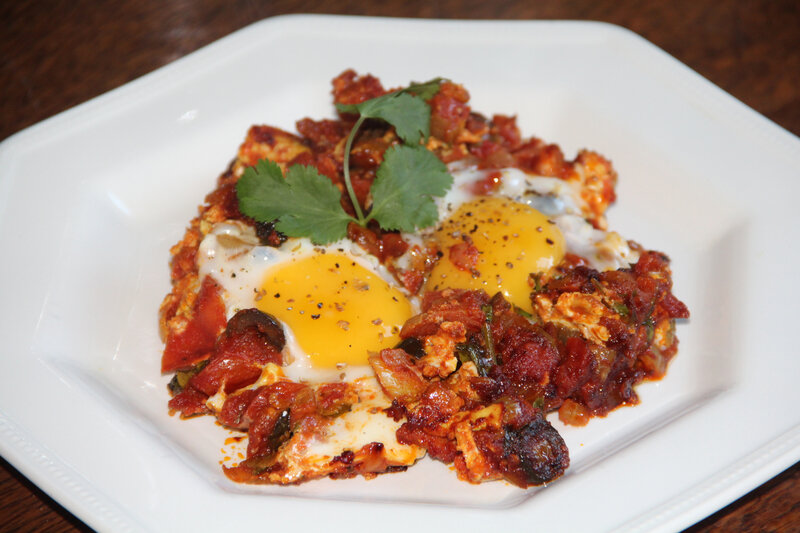 OEUFS A LA TOMATE ET AU CHORIZO