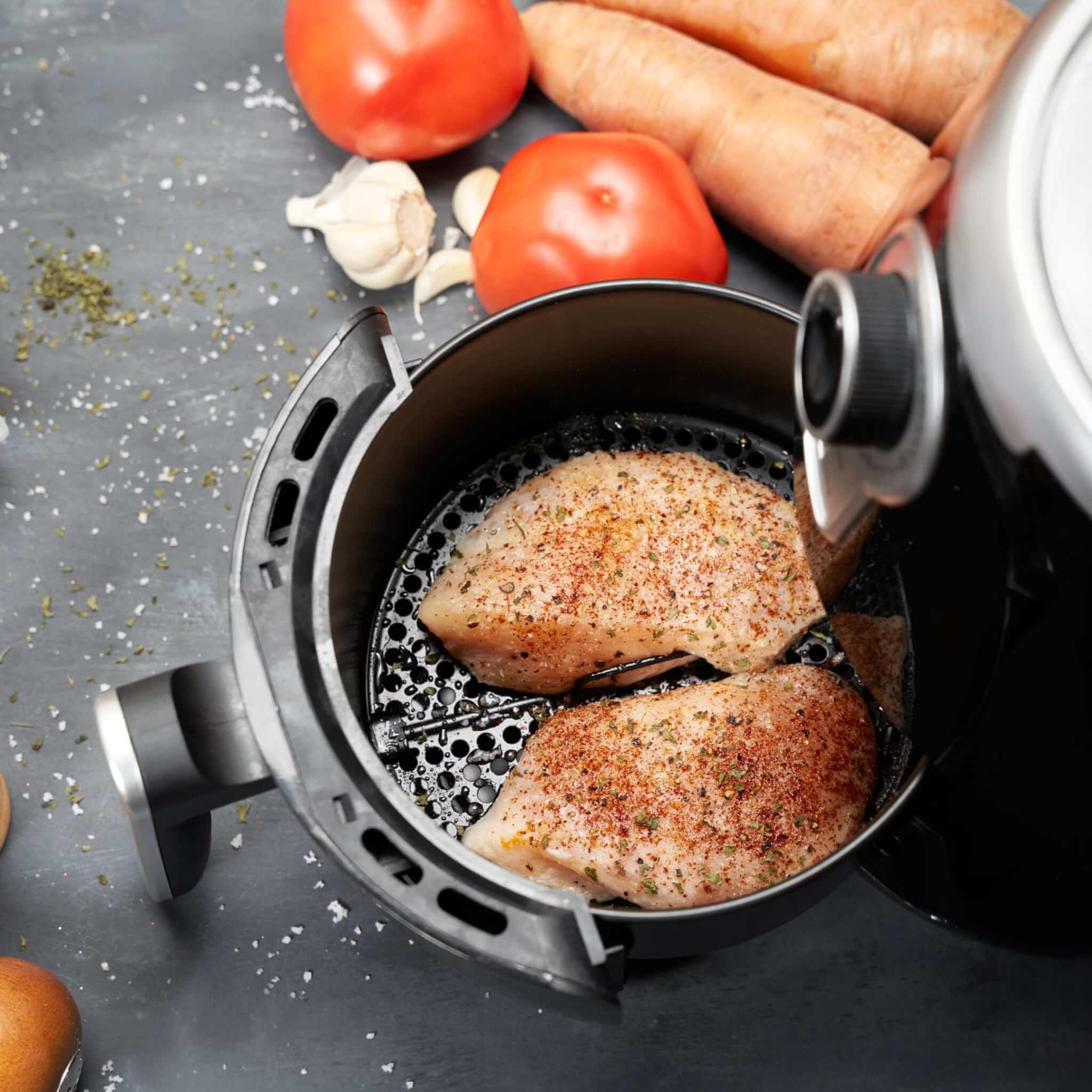 Poulet indien dans la friteuse à air