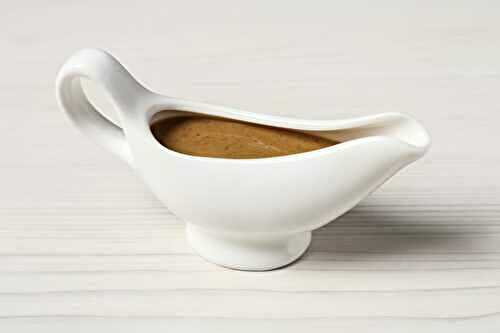 Sauce brune au jus de viande et poivre noir
