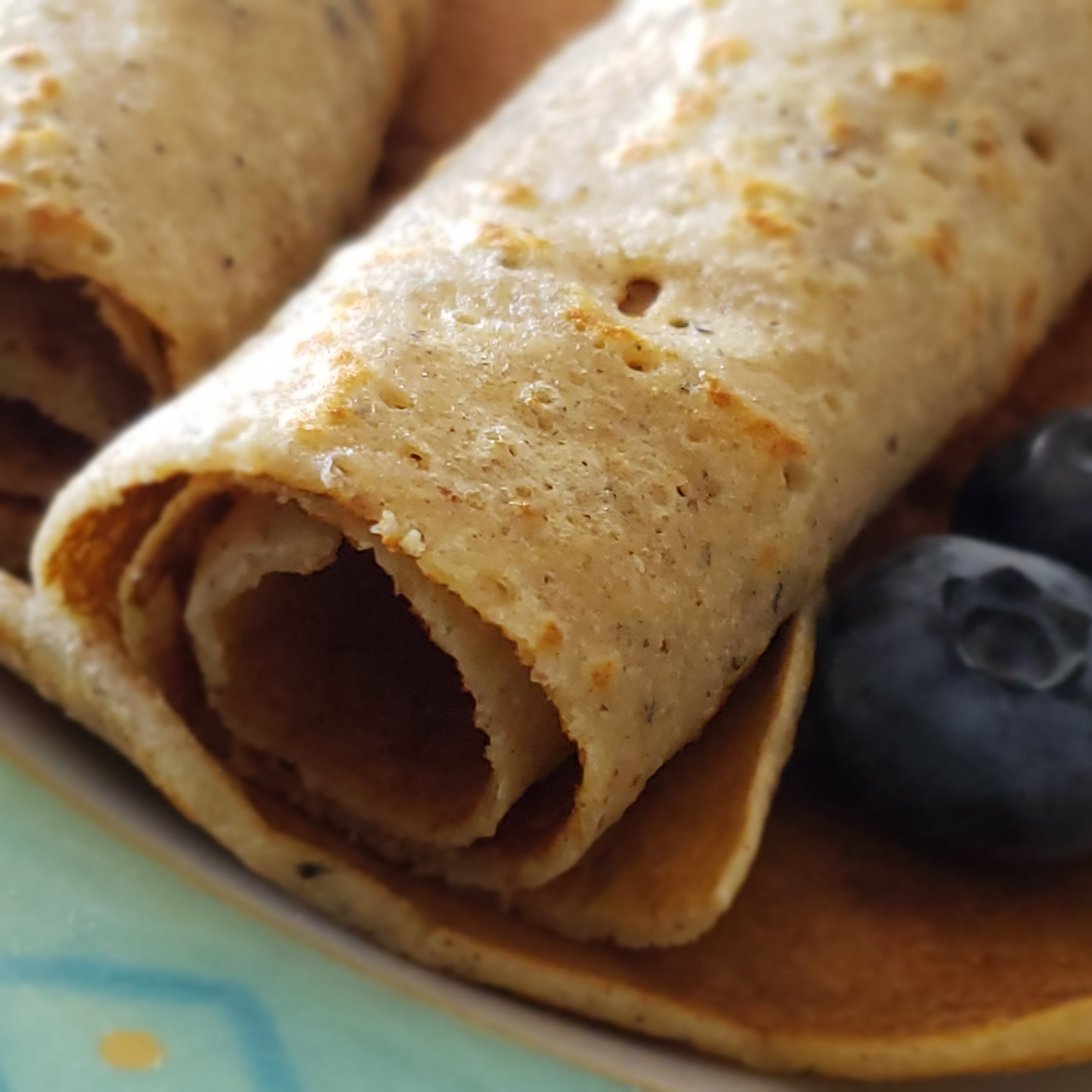 Crêpes fines au sarrasin au sirop de bouleau