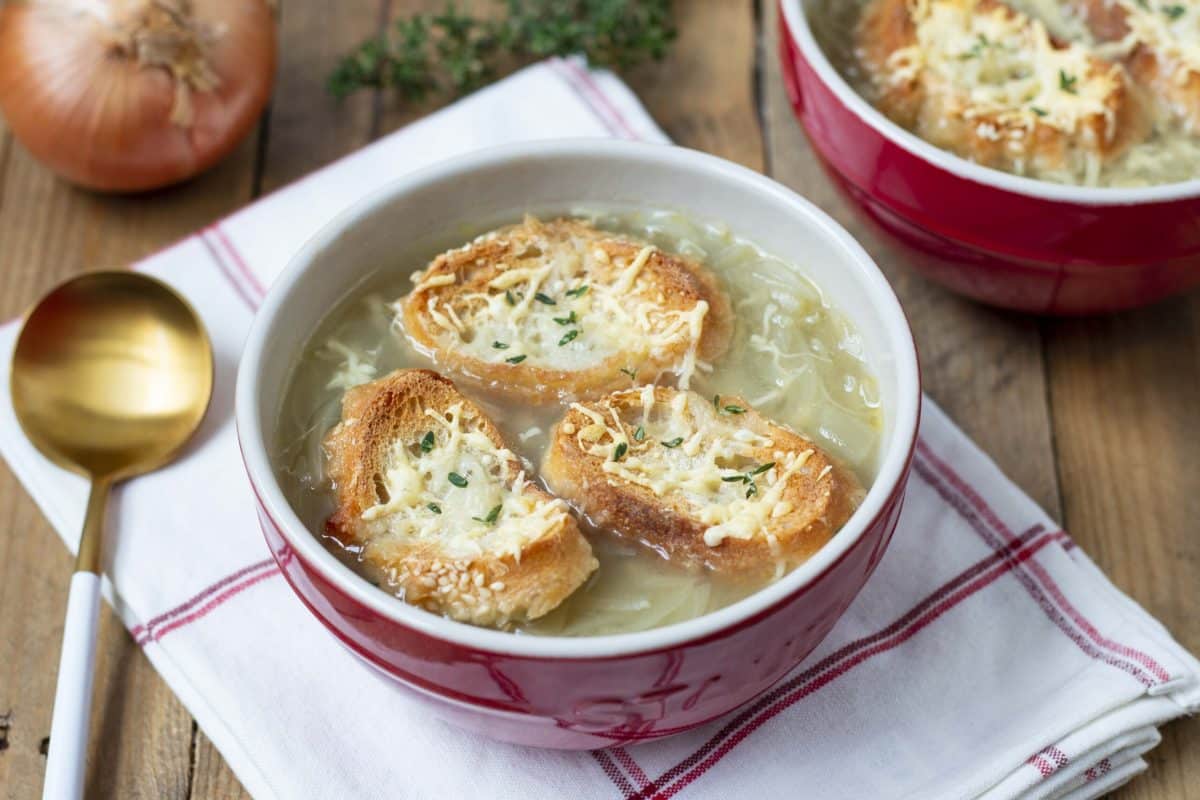 Délicieuse Soupe à l’Oignon : Une Recette Réconfortante et Savoureuse