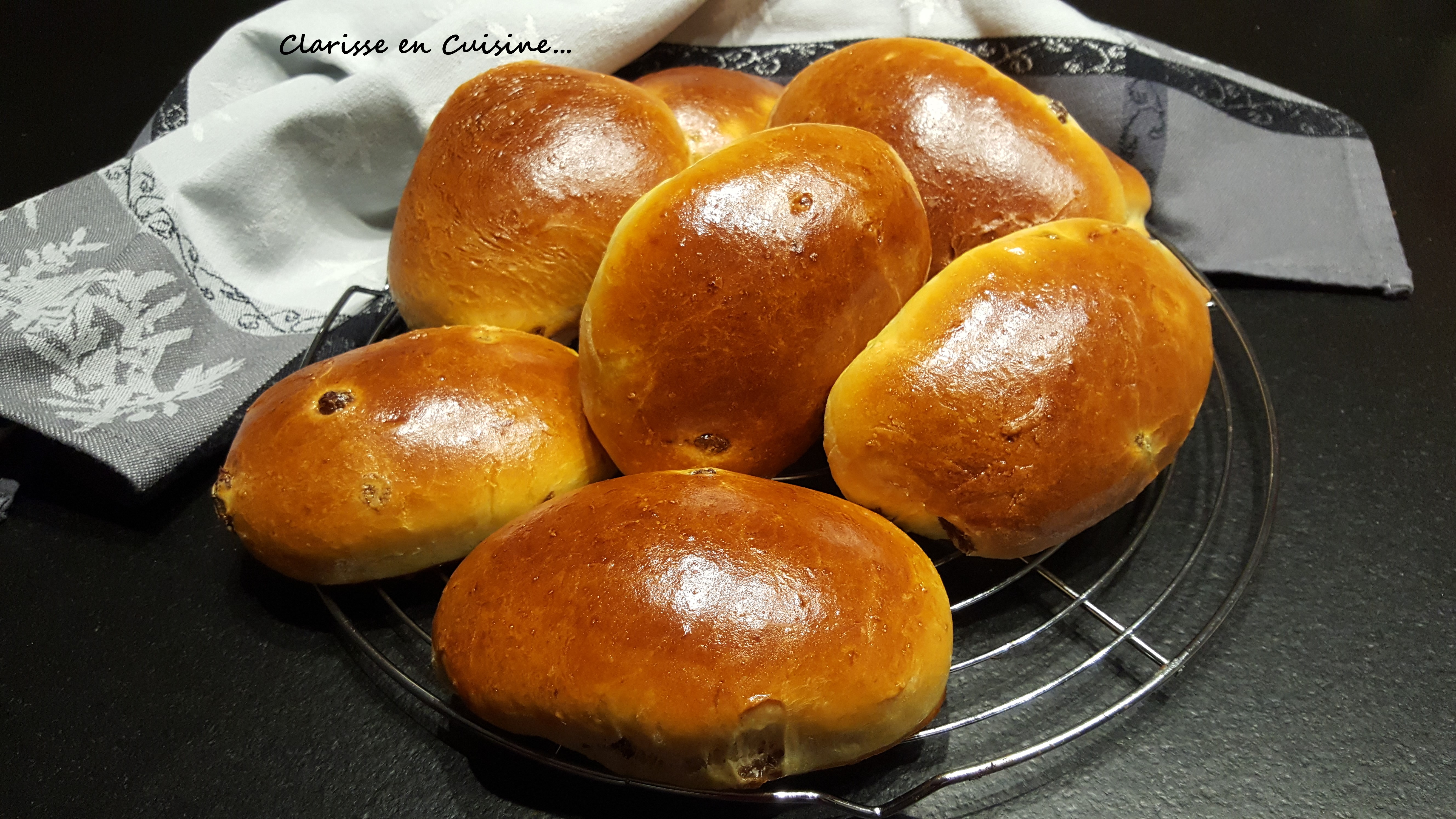 Petits pains briochés à la fleur d’oranger