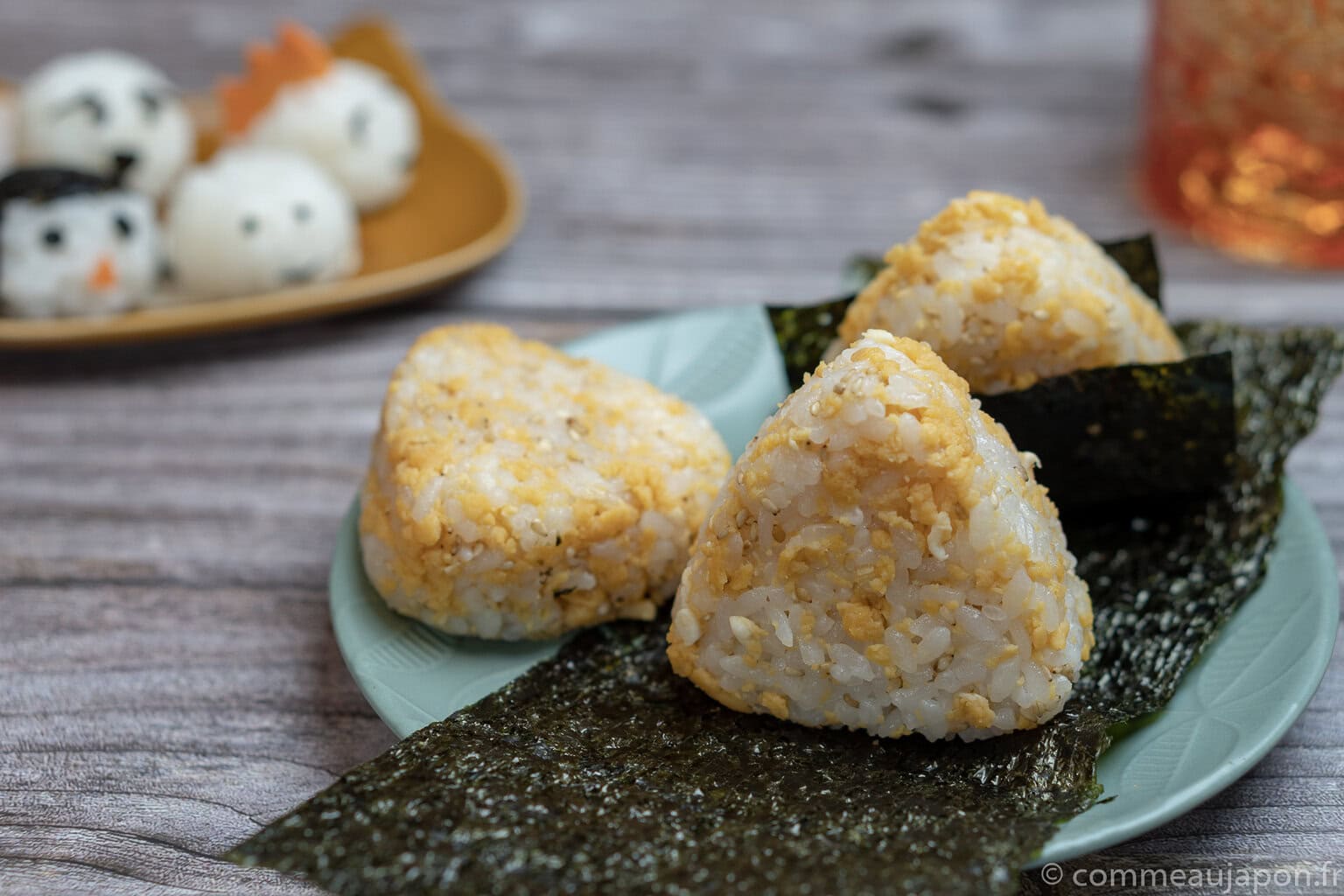 Onigiri au riz miso et oeufs