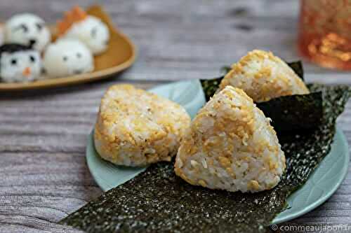 Onigiri au riz miso et oeufs