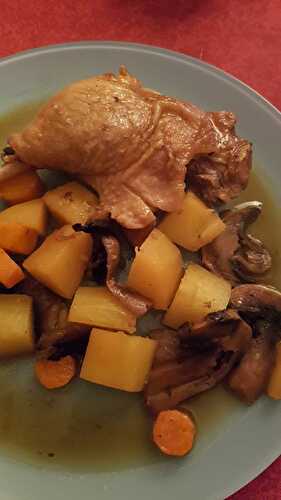 Cuisses de Canard P.de Terre Carottes Champignons