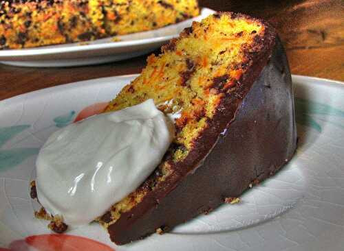 Gâteau aux carottes nappé chocolat