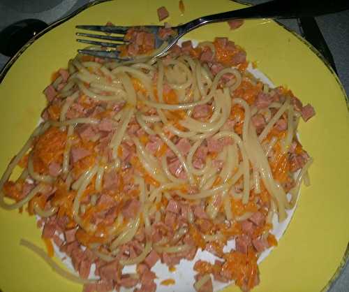 Pâtes carottes jambon végétarien de Laura