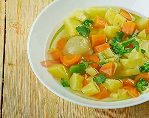 Soupe de pommes de terre, carottes et poireaux à l'autocuiseur cookéo