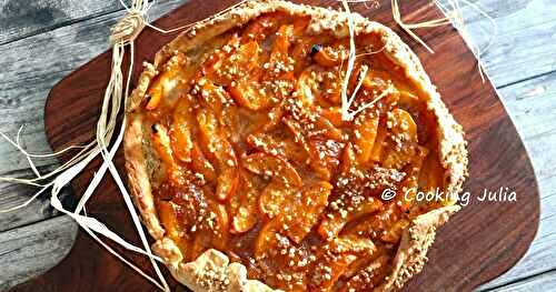 TARTE RUSTIQUE AUX ABRICOTS ET PRALIN