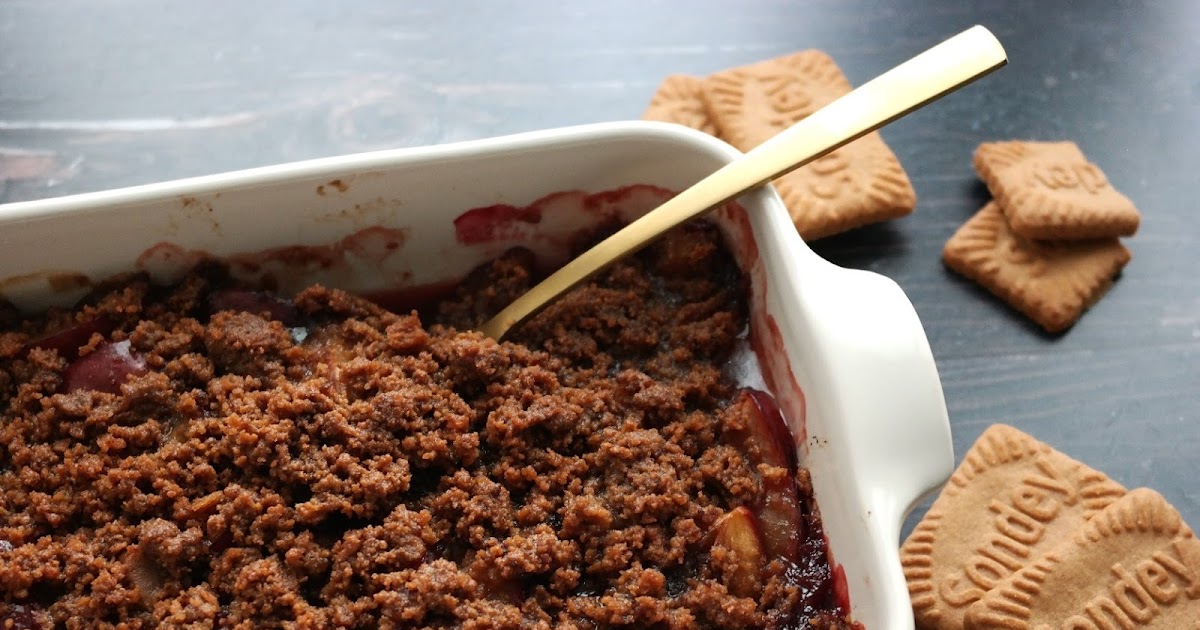 CRUMBLE AUX PRUNES ET SPÉCULOOS