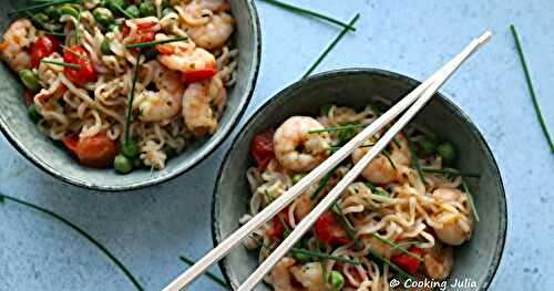 NOUILLES CHINOISES AUX CREVETTES ET LÉGUMES