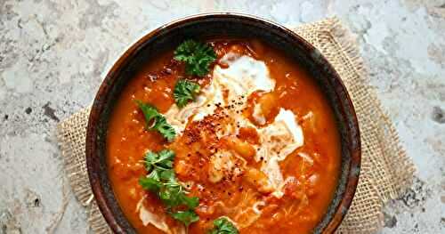 SOUPE DE TOMATES, HARICOTS BLANCS ET POTIMARRON À L'AIL