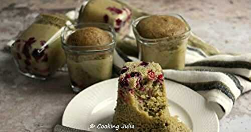 PETITS MOELLEUX AU THÉ MATCHA ET FRUITS ROUGES (MULTI DÉLICES)