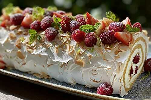 Pavlova roulée aux fruits rouges & citron vert (le “nuage” crousti-moelleux)