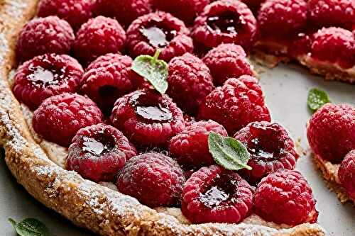 Tarte aux framboises rustique : amande et cœur fruité