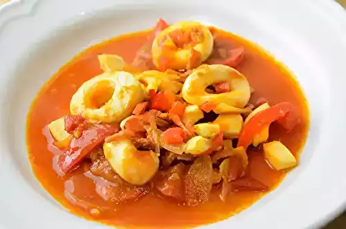 Anneaux d'encornet saumuré au chorizo et poivrons