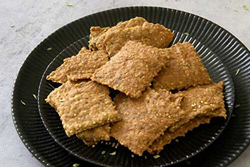 Crackers à la farine de sarrasin et au sésame