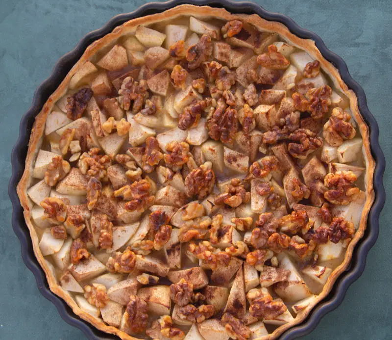 Tarte fine aux pommes et aux noix