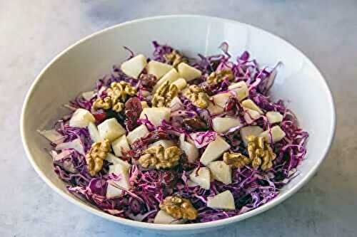 Salade de chou rouge, poire et noix