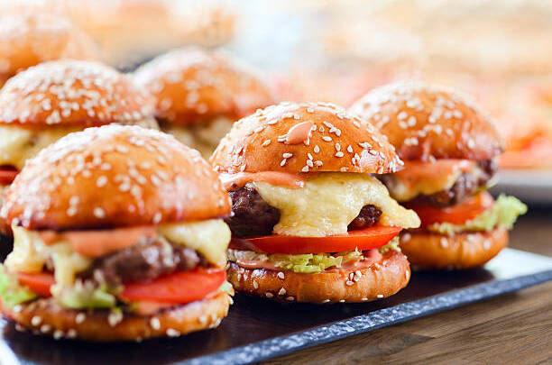 Mini Burgers Maison pour un Apéritif Gourmand