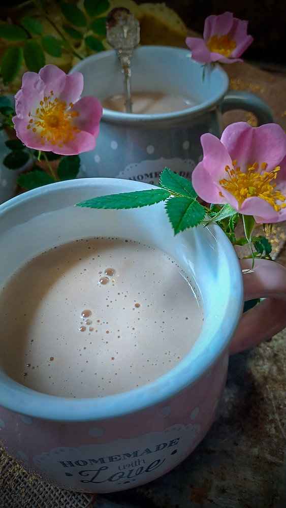 Crème anglaise à la fleur d'églantier (églantine)