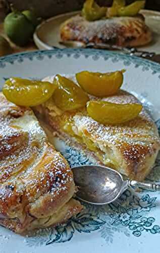 Petits pâtés sucrés aux prunes Reine Claude