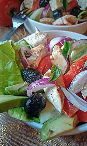 Salade estivale très rafraichissante de crudités et poulet