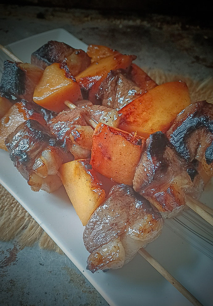 Brochettes de Magret de Canard et Melon au Miel et Vinaigre Balsamique